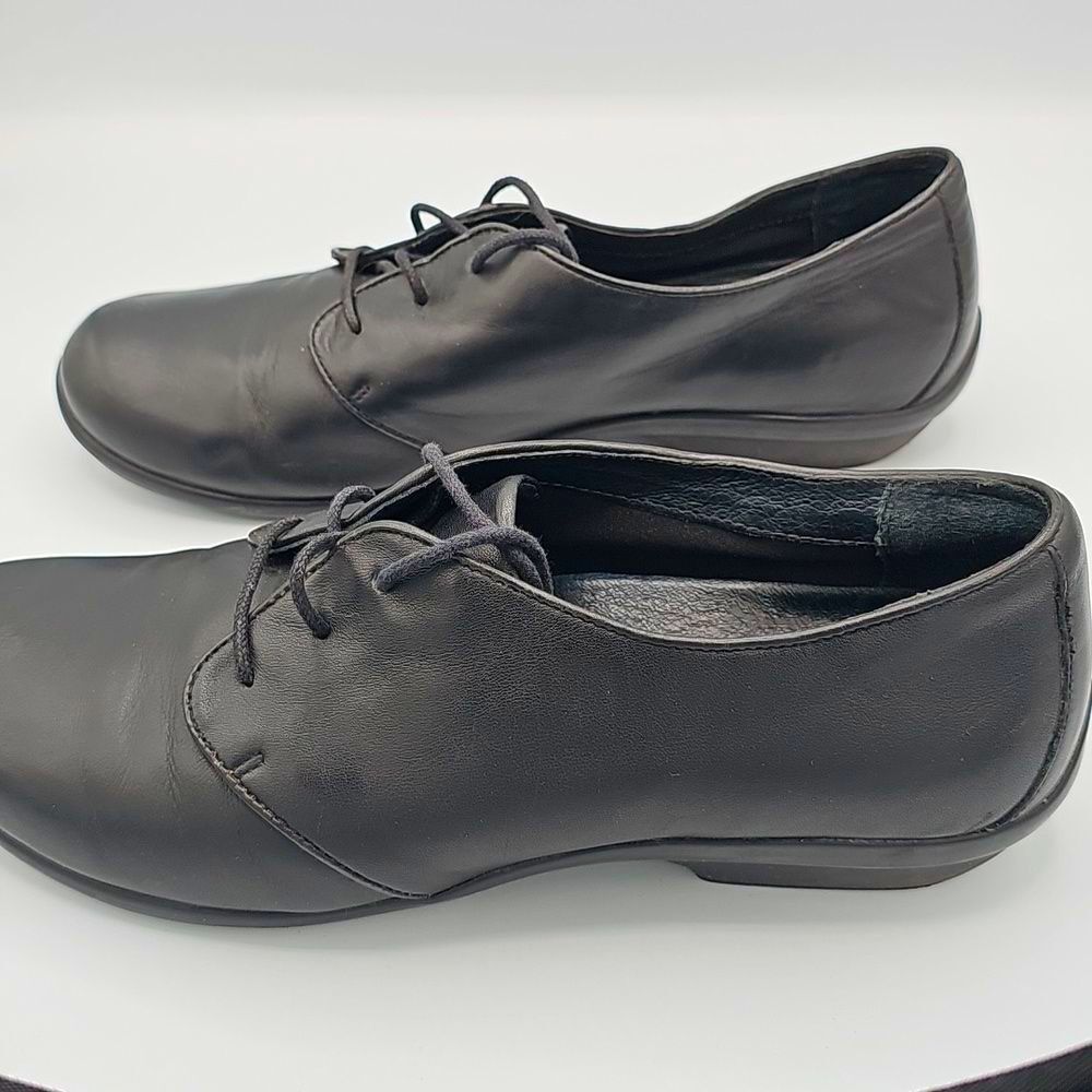 Dansko Womens Black Leather laces Shoes Size 40 US 9 Dark Academia, Work, Casual